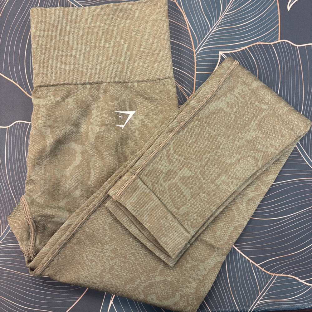 Green Gymshark Leggings SMALL